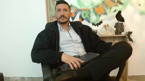   REIKO  online show from 10/17/25, 03:25