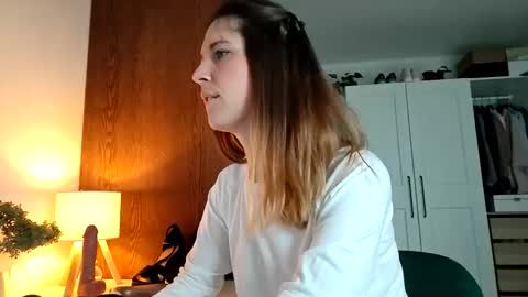 Snapshot of reileyfoxx chatting on 04/16/26, 08:26 Reiley online show from 04/16/26, 08:26