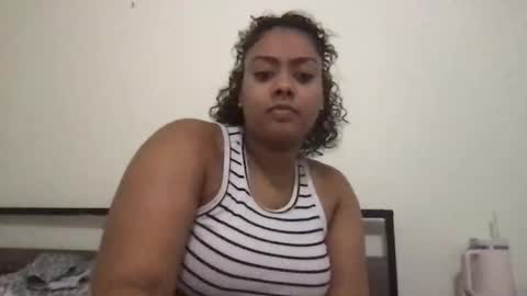 Snapshot of reinarica chatting on 03/27/26, 01:44 reinarica online show from 03/27/26, 01:44