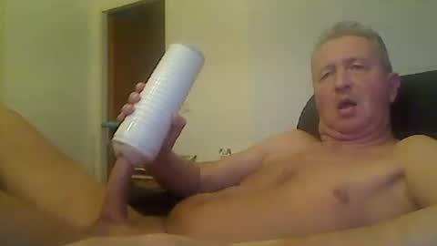 reini7211 online show from 11/14/25, 02:32