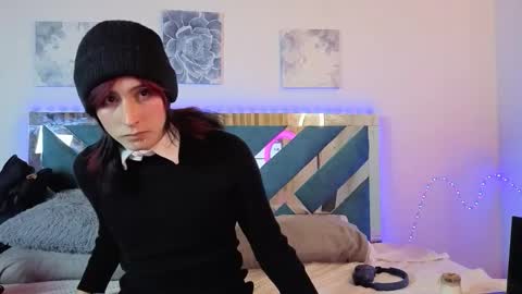 reiv_femboy online show from 11/03/25, 01:51
