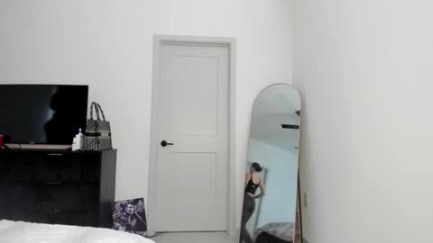 Priscilla online show from 01/20/25, 09:32