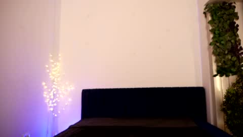 Snapshot of relaxi_g1rl chatting on 04/01/26, 06:14 Elly online show from 04/01/26, 06:14