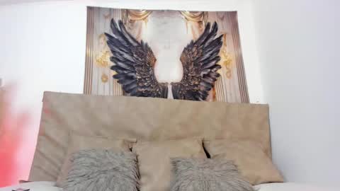 Laura online show from 03/09/25, 07:05