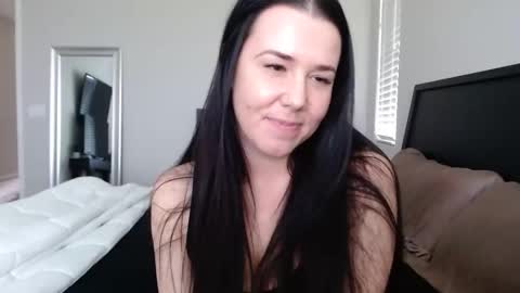 Bella Lively online show from 01/05/26, 06:55