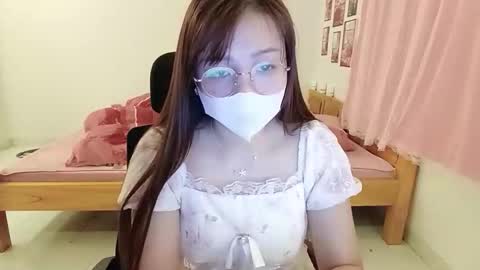 Snapshot of rena8386 chatting on 03/10/26, 12:43 rena8386 online show from 03/10/26, 12:43