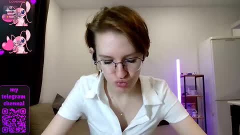 Snapshot of renaeblaski chatting on 03/01/26, 05:37 Claire online show from 03/01/26, 05:37