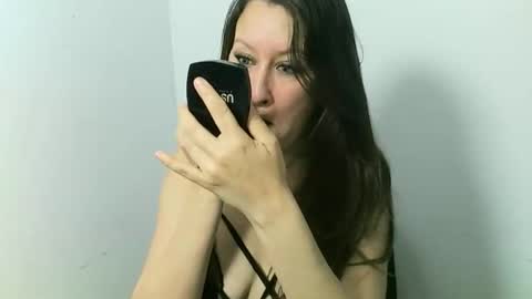 Snapshot of renata_cheriee chatting on 04/15/26, 10:33 renata cheriee online show from 04/15/26, 10:33