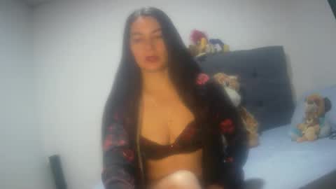 Snapshot of renata_hot1 chatting on 12/15/25, 11:42 renata_hot1 online show from 12/15/25, 11:42