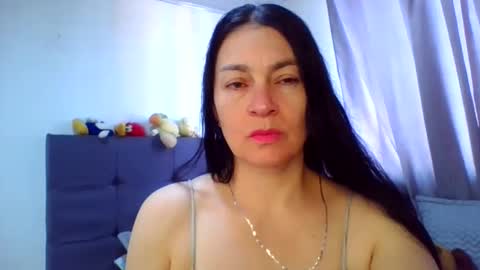 Snapshot of renata_hot1 chatting on 06/01/26, 07:15 renata_hot1 online show from 06/01/26, 07:15