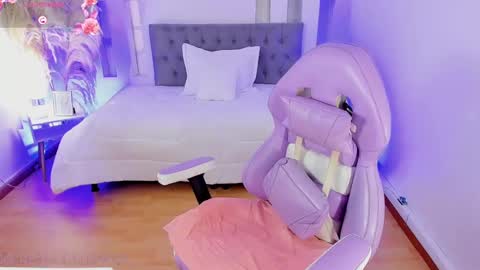 RENATA online show from 03/04/25, 12:01