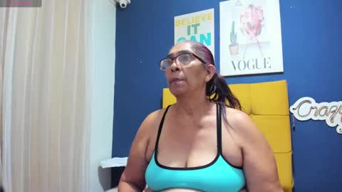 renata_milf_ online show from 03/03/25, 11:44