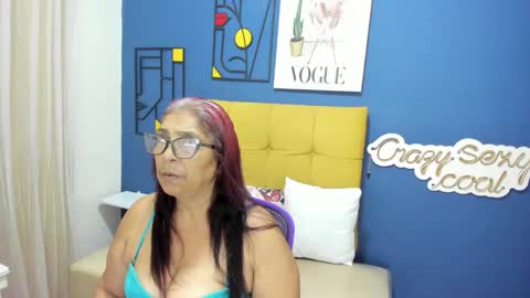 renata_milf_ online show from 09/17/25, 11:56