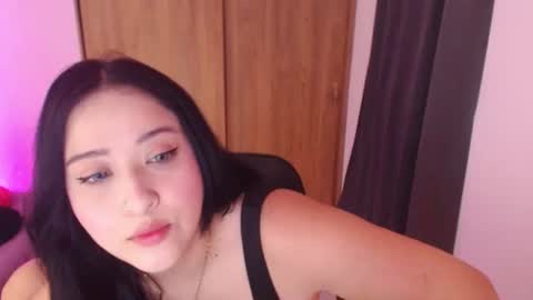 Snapshot of renata_ruiz chatting on 07/08/26, 04:39 online show from 07/08/26, 04:39