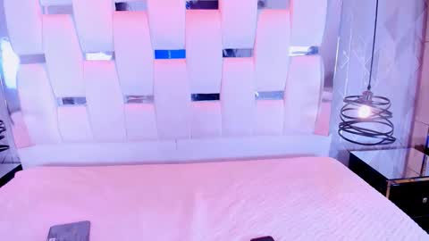 Snapshot of renataferrer_1 chatting on 11/01/25, 02:08 online show from 11/01/25, 02:08