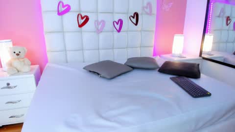 Snapshot of renatajhonson chatting on 02/25/25, 10:39 Renata online show from 02/25/25, 10:39