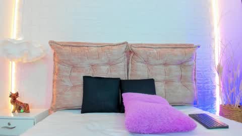 Snapshot of renatajhonson chatting on 12/03/25, 05:59 Renata online show from 12/03/25, 05:59