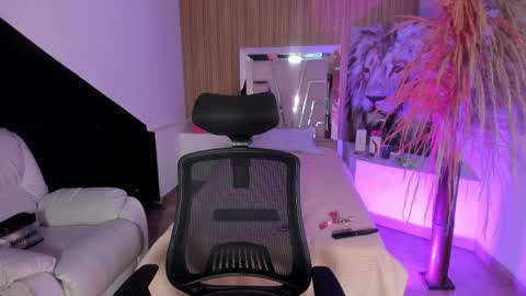 Snapshot of renatamason chatting on 03/25/26, 04:51 Renata online show from 03/25/26, 04:51