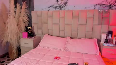 Snapshot of renatamason chatting on 04/20/26, 04:37 Renata online show from 04/20/26, 04:37