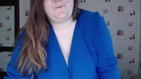 renataoia online show from 10/20/25, 01:55