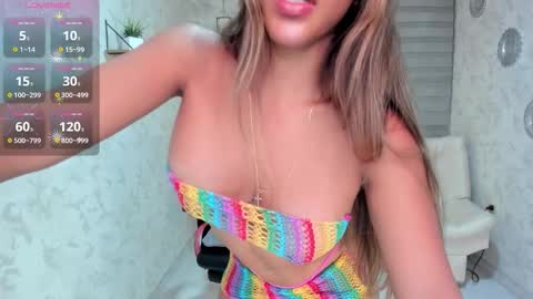 Renata Reyes online show from 09/19/25, 01:40