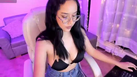 Snapshot of renaxi_smith chatting on 01/12/25, 01:11 renaxi_smith online show from 01/12/25, 01:11