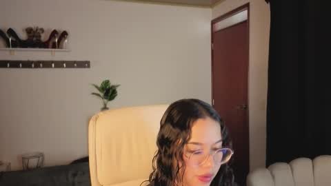 Snapshot of renaxi_smith chatting on 09/28/25, 08:14 renaxi_smith online show from 09/28/25, 08:14