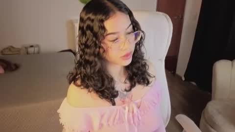 Snapshot of renaxi_smith chatting on 10/12/25, 07:46 renaxi_smith online show from 10/12/25, 07:46