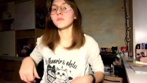 Mia online show from 02/10/26, 04:33