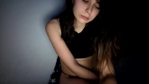 renee_loah online show from 11/13/25, 10:19