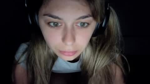 renee_loah online show from 05/13/26, 08:38