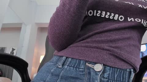 Snapshot of renee_shelby_ chatting on 12/06/24, 09:13 Renee Shelby online show from 12/06/24, 09:13