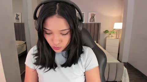 Snapshot of renee_shelby_ chatting on 12/12/24, 08:10 Renee Shelby online show from 12/12/24, 08:10