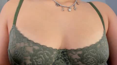 Snapshot of renee_shelby_ chatting on 01/11/25, 08:21 Renee Shelby online show from 01/11/25, 08:21