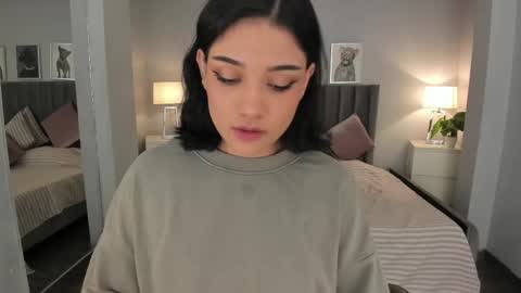 Snapshot of renee_shelby_ chatting on 02/26/25, 12:16 Renee Shelby online show from 02/26/25, 12:16