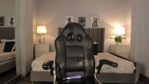 Snapshot of renee_shelby_ chatting on 03/12/25, 01:03 Renee Shelby online show from 03/12/25, 01:03