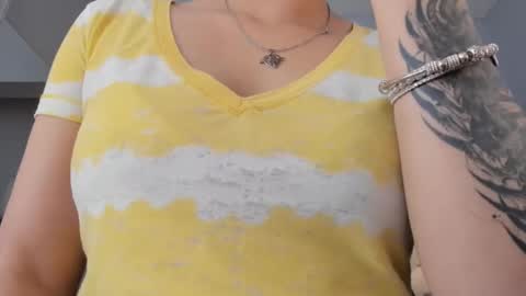 Snapshot of renee_shelby_ chatting on 10/03/25, 10:07 Renee Shelby online show from 10/03/25, 10:07