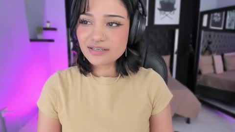 Snapshot of renee_shelby_ chatting on 03/12/26, 08:26 Renee Shelby online show from 03/12/26, 08:26