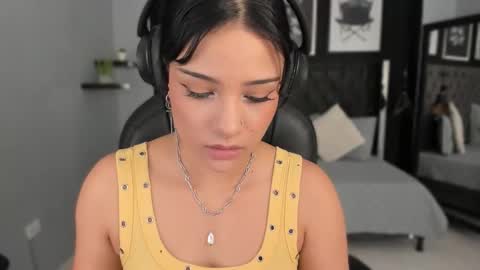 Snapshot of renee_shelby_ chatting on 03/20/26, 08:25 Renee Shelby online show from 03/20/26, 08:25