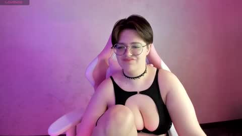 renee_turner online show from 01/15/25, 09:30