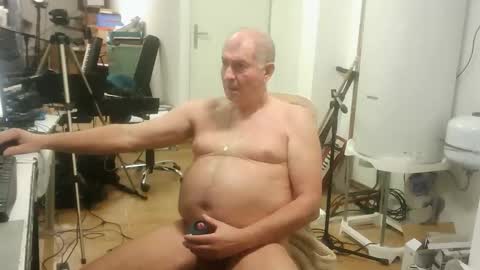 renefr online show from 11/12/25, 12:00