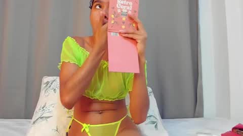 Snapshot of rennatta_sx chatting on 02/03/25, 11:09 Renata online show from 02/03/25, 11:09