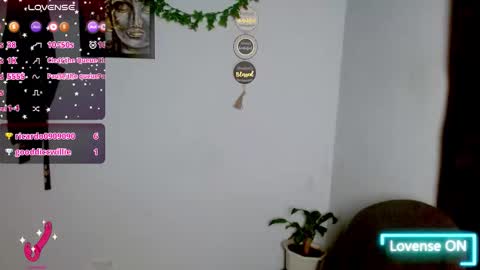 renne155269 online show from 11/10/25, 09:36