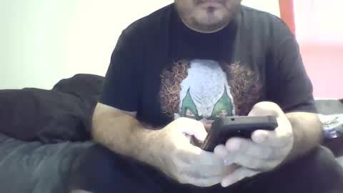 Snapshot of renz187 chatting on 12/15/25, 06:56 Renz online show from 12/15/25, 06:56