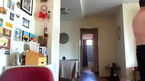 Residentofthecity online show from 10/05/25, 06:39