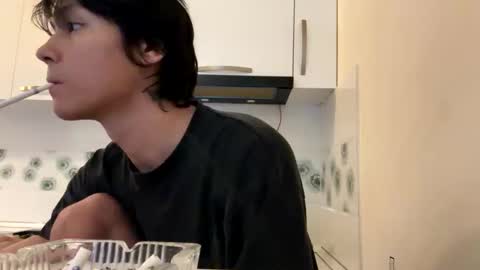 Aiqo online show from 10/29/25, 07:43