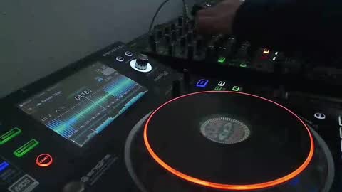 GearPorn online show from 02/16/25, 04:42