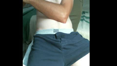 Snapshot of reubendics chatting on 04/19/26, 06:43 BigDinAZ online show from 04/19/26, 06:43