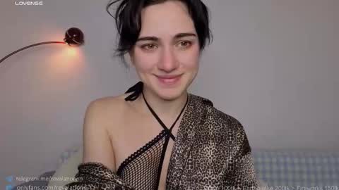 Ewiwi online show from 10/19/25, 03:12