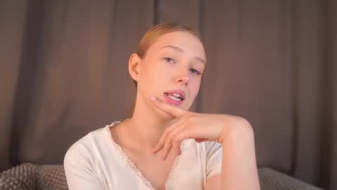 Snapshot of revamcallister chatting on 07/11/26, 05:54 revamcallister online show from 07/11/26, 05:54